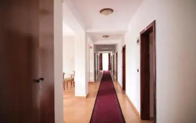 London Hotel