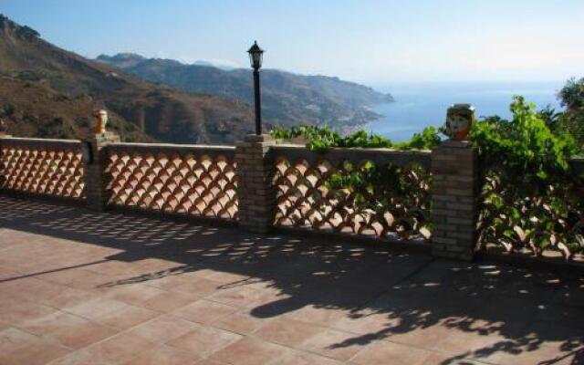 Villa Almoezia Charming B&B