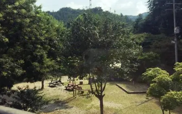 Yangpyeong Maypolehouse Pension