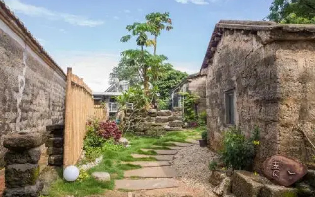 Qingyi Coral Rock Guest House