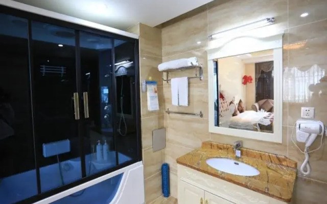 Yihuang Holiday Hotel