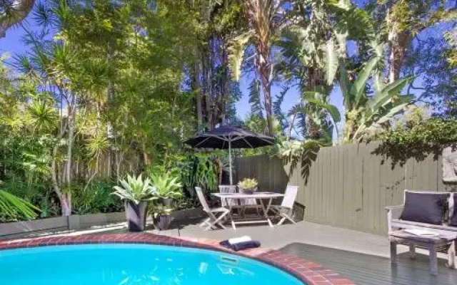 Apartment 1 - 20 Viewland Drive