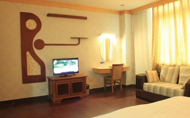 Super 8 by Wyndham Guangzhou BY Airport Renhe Subway Station