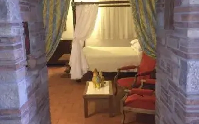 San Valentino Abbazia XIII sec. "La Farm House"