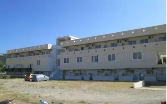 Peros Studios & Apartments