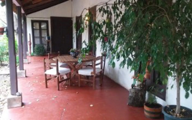 La Casa de Adobe Natural y Más