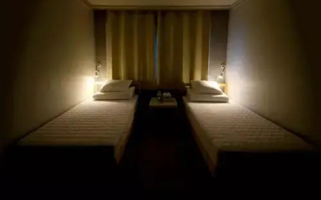Flat Guest House - Hostel
