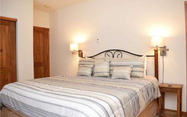 Riverbend Lodge Unit 120 by RedAwning