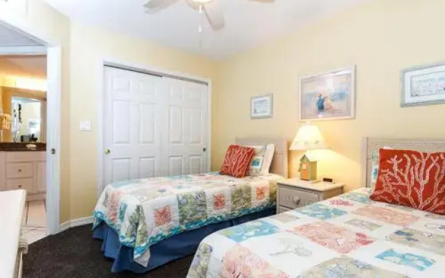 Islander 4011 by RedAwning