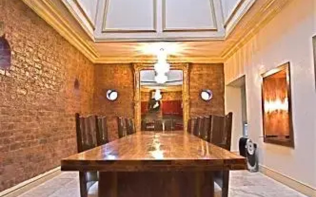 Signature Living Bold Street