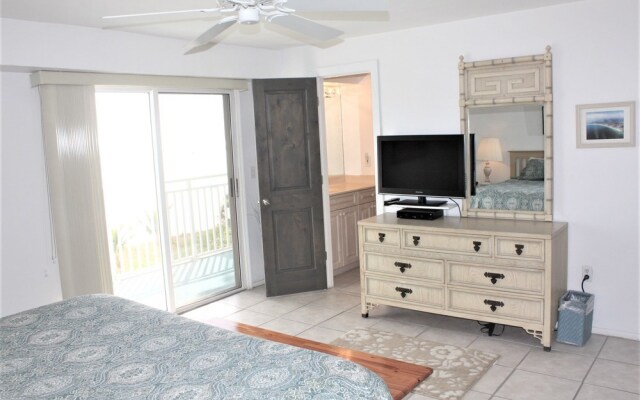 Jamaica Royale - 503 - 2 Br Condo