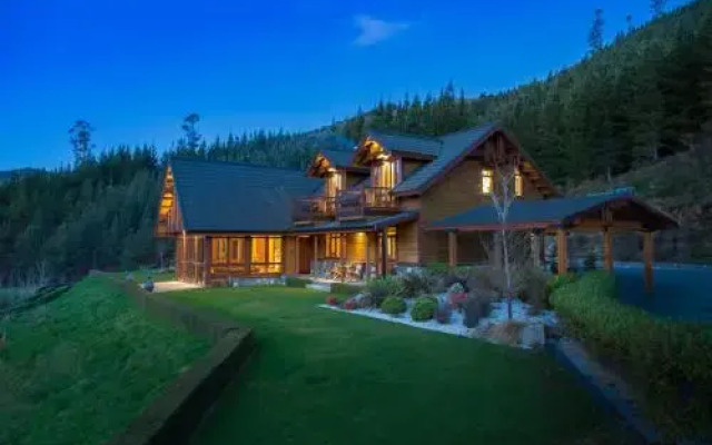 Stonefly Lodge