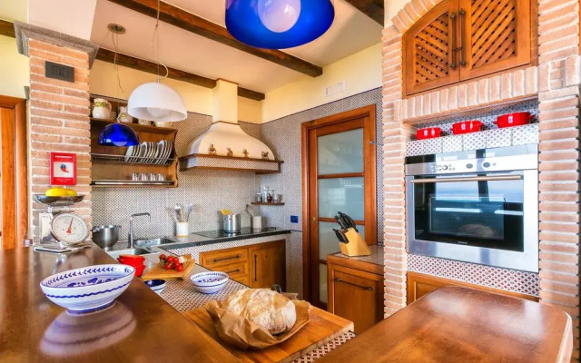 Luxury Villa with breathtaking Seaview, pool, BBQ