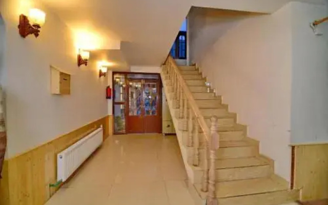 Hotel Fifth Season - Pahalgam