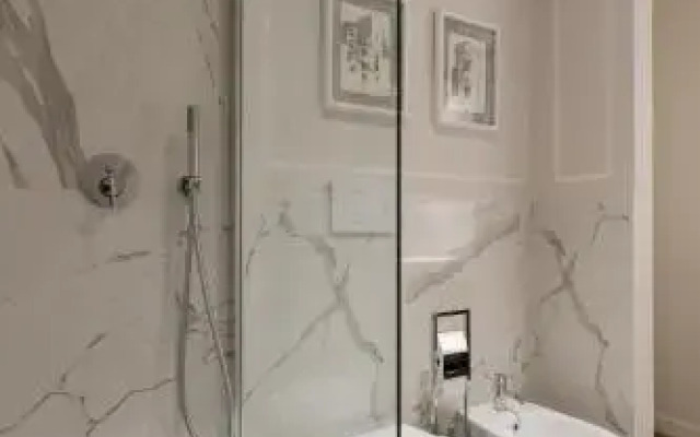 Suite & Room