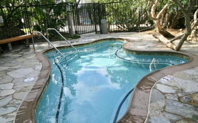 Breakwater Bungalow - 2 Br Condo