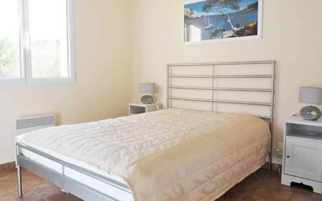 Holiday Home (LOG160)