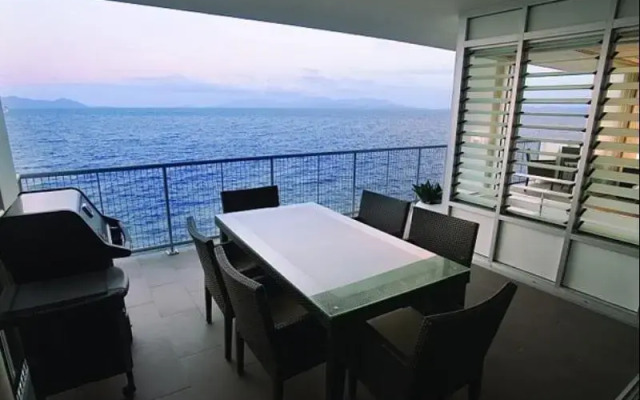 Bright Point Deluxe Holiday Home