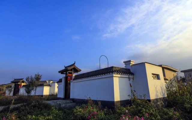 Scenery Retreats Taibai Mountain Hot Spring Villa Resort