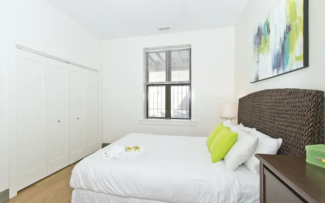Vibrant 2BR in Wrigleyville by Sonder