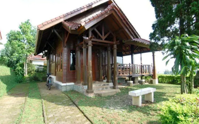Villa ChavaMinerva Kayu - Ciater Highland Resort