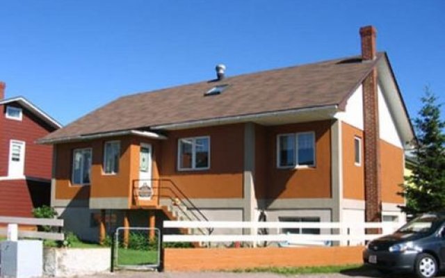 Pension B&B Dodeman in St.-Pierre, St. Pierre and Miquelon from 144$, photos, reviews - zenhotels.com hotel front