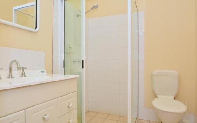 Grasmere Estate Homestead - hear the Lions roar from nearby Hunter Valley Zoo