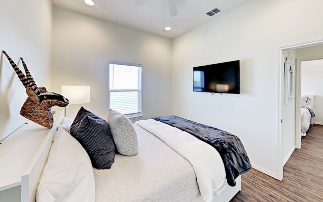 111 Stingray - 3 Br Home