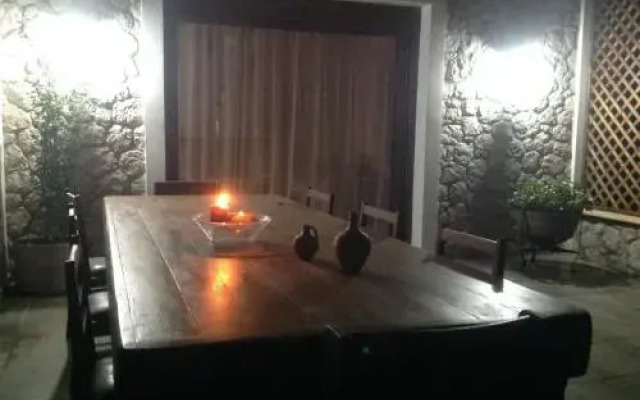 Loy Loy House