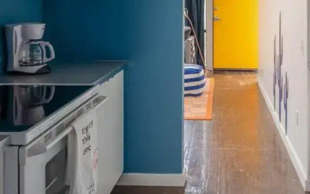 1BR Cargo Container B201 by WanderJaunt