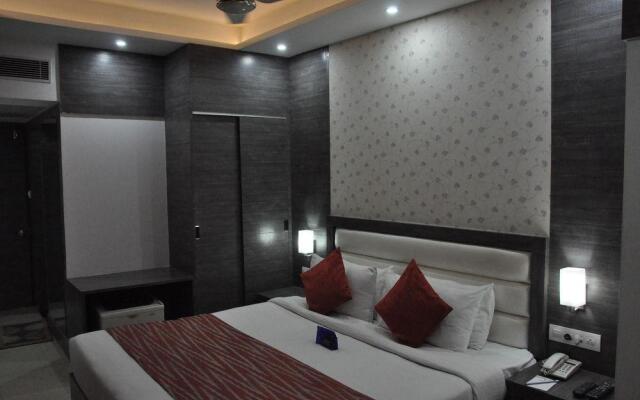 OYO Premium Gwalior City Centre