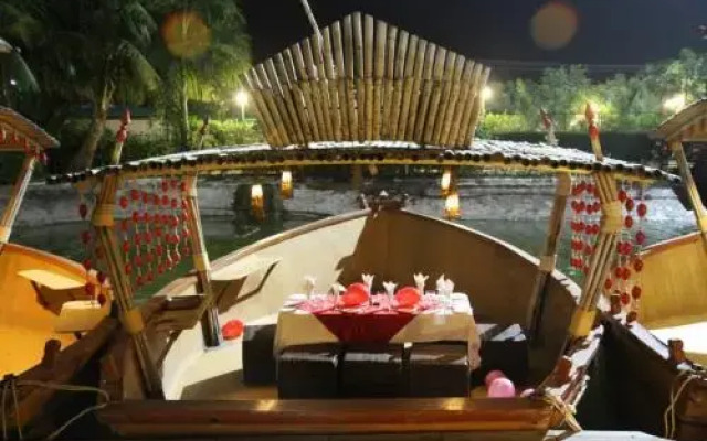 Aarohi Starz Club & Spa
