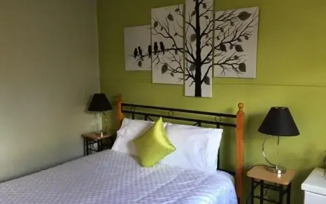 Pebble Bay Cottage