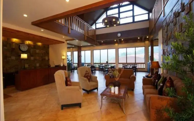 Pinegrove Mountain Lodge