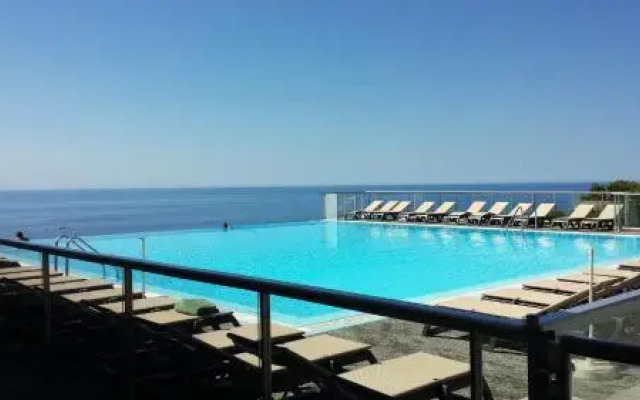 Overlooking Monte-Carlo (Trophée d'Auguste 2)