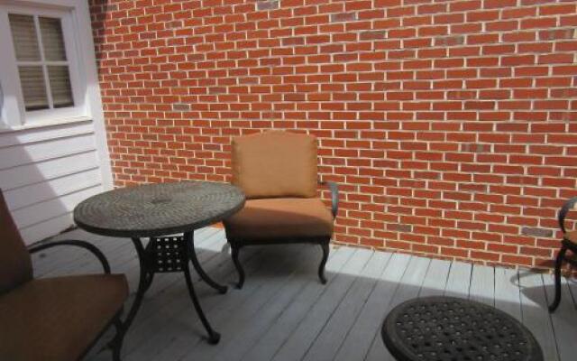 Woodlands Inn