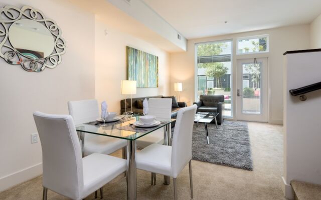 Global Luxury Suites in the Heart of Silicon Valley