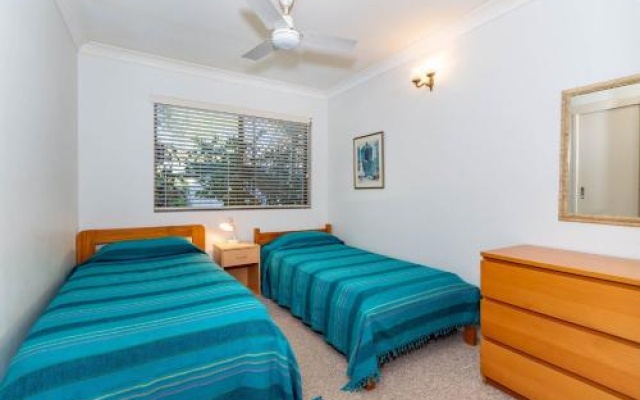 Great Views, ground floor unit Clearview Apartments South Esplande, Bongaree – Guest Rooms – Bongaree