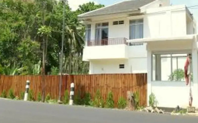 The Riverside Villas
