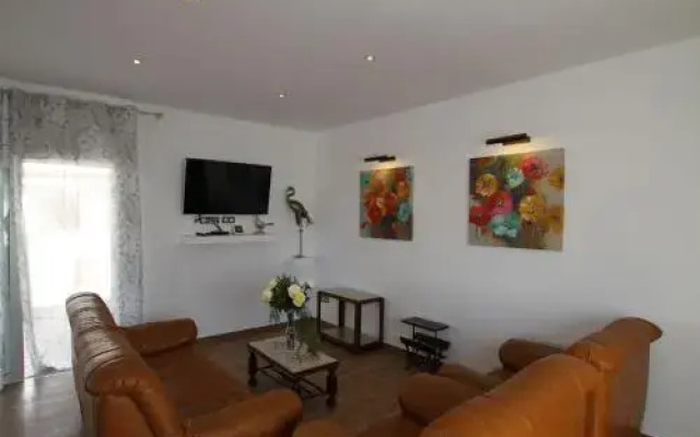 ARENDA Villa Flandes Pino Alto