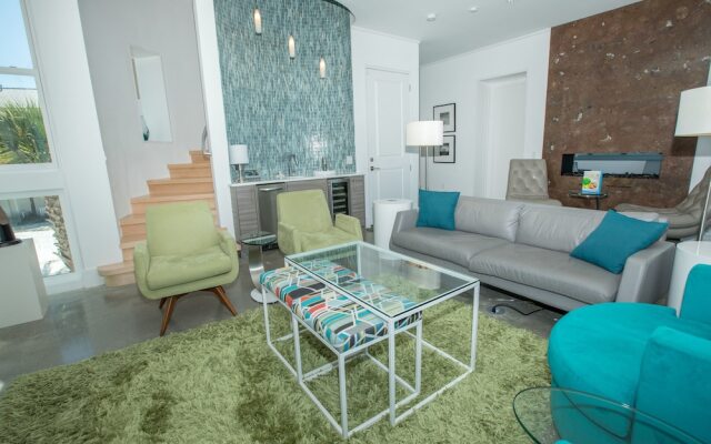 Seabreeze 5 Bedroom Home by RedAwning