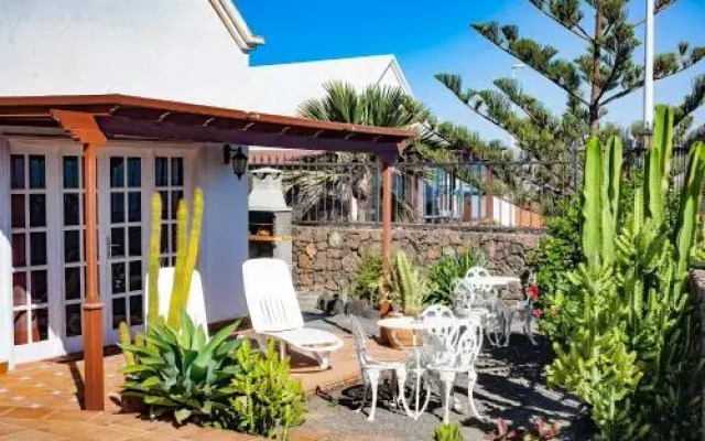 Villa Tías