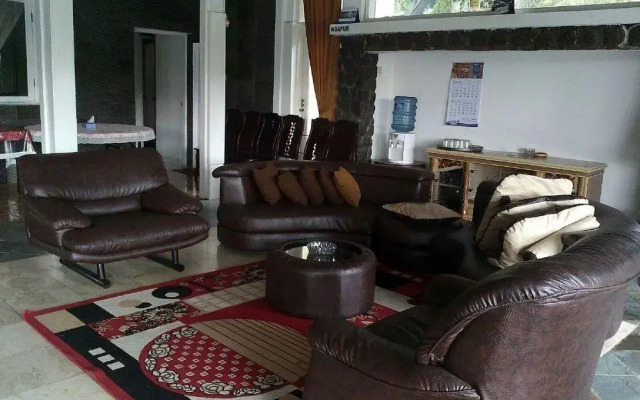 Villa Bukit Danau