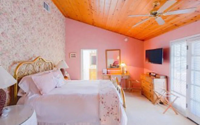 Oleander House Bed & Breakfast