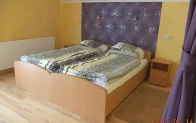 Főnix Apartmanház