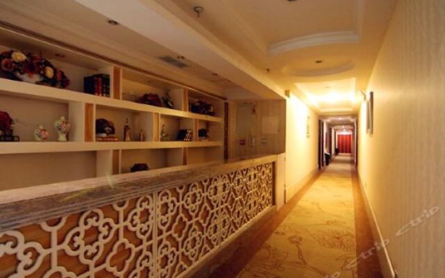 Seine River Spring Hotel