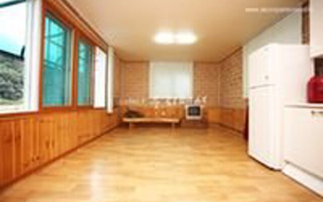 Danyang Hwangjeongsan Pension