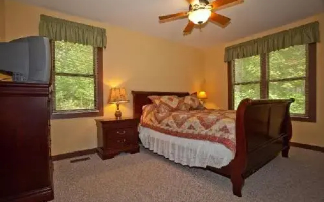 Beech House - 2 Br home by RedAwning