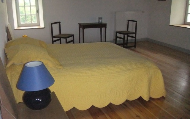 Chateau De Champdolent