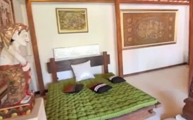 The Prabu House of Art and Villa